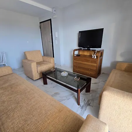 Zisis Apartment *